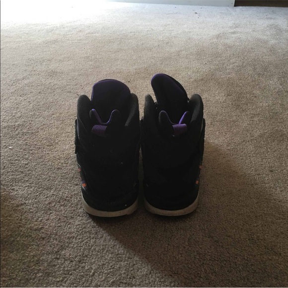 Jordan 8’s 3 peat - Picture 4 of 5